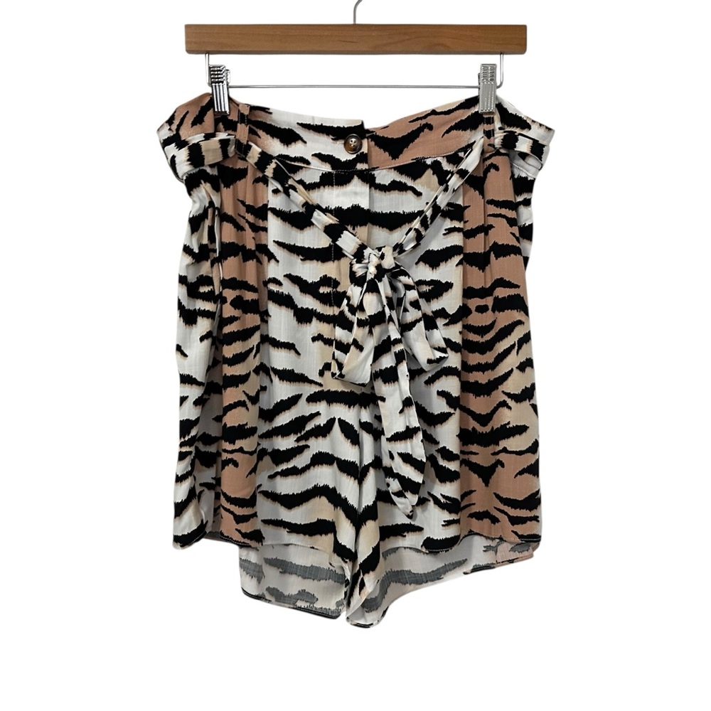 City Chic Womens Belted Tigress Shorts Tiger Animal Print Size 16 NWT